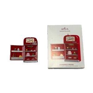 Hallmark Keepsake Grandma’s Fridge Christmas Tree Ornament 2019 Collection